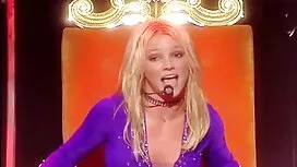 Una bionda magra fil ...