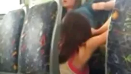 Bella donna sdraiata ...