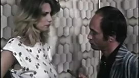 Due procace bionda p ...