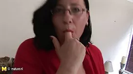 Babes sexy in costum ...