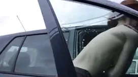 Due giovani troie fa ...