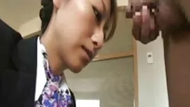 Un giovane che bumbl ...